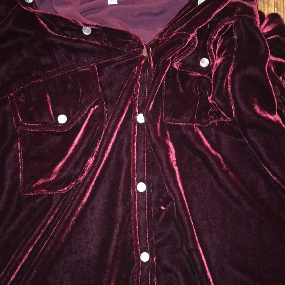 Dark burgundy pearl snap